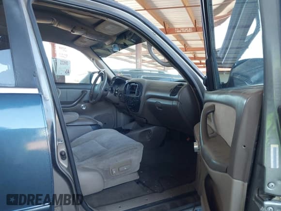 ✅ 2004 Toyota Sequoia SR5 • VIN: 5TDZT34A54S209966 • Lot: 43455390. Wystawiony na IAAI z przebiegiem 184 956 mil. Bezpłatny archiwum sprzedaży aukcyjnych z USA i szczegółowy raport historii pojazdu na DreamBid. Zdjęcie 5.