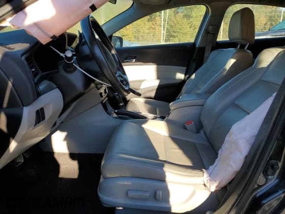 ✅ 2016 Acura ILX • VIN: 19UDE2F31GA025110 • Лот: 87072045. Опубликован ранее на Copart с пробегом 100 894 миль. Бесплатный доступ к архиву аукционных продаж из США и подробный отчёт об истории автомобиля на DreamBid. Изображение 7.