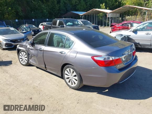 ✅ 2015 Honda Accord EX-L • VIN: 1HGCR2F88FA120077 • Lot: 43470738. Listed on IAAI with 102,866 mi. Free auction sales archive from the USA and detailed vehicle history report at DreamBid. Image 3.