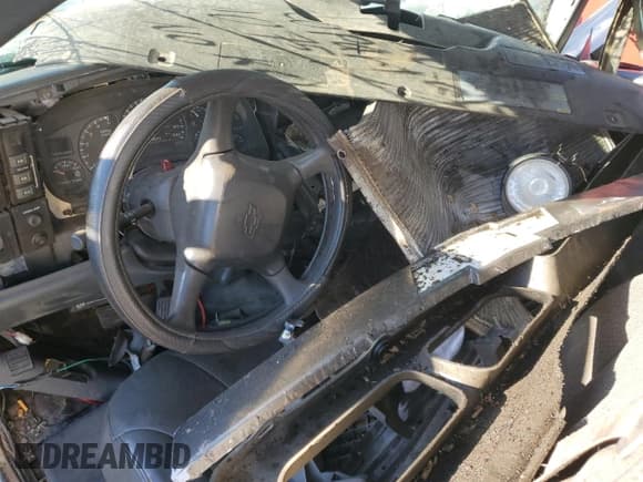 ✅ 2001 Chevrolet Silverado 2500HD LS • VIN: 1GCHK23U01F199623 • Lot: 85271075. Wystawiony na Copart z przebiegiem Nie podano. Bezpłatny archiwum sprzedaży aukcyjnych z USA i szczegółowy raport historii pojazdu na DreamBid. Zdjęcie 8.