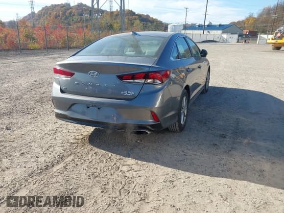 ✅ 2018 Hyundai Sonata SE • VIN: 5NPE24AF7JH637661 • Лот: 43591747. Опубликован ранее на IAAI с пробегом 127 225 миль. Бесплатный доступ к архиву аукционных продаж из США и подробный отчёт об истории автомобиля на DreamBid. Изображение 4.