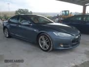 ✅ 2013 Tesla Model S • VIN: 5YJSA1CN7DFP05324 • Lot: 43893560. Wystawiony na IAAI z przebiegiem 89 772 mil. Bezpłatny archiwum sprzedaży aukcyjnych z USA i szczegółowy raport historii pojazdu na DreamBid. Zdjęcie 1.