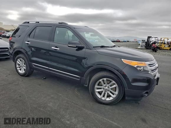 ✅ 2015 Ford Explorer XLT • VIN: 1FM5K8D88FGC28130 • Lot: 94696695. Wystawiony na Copart z przebiegiem 125 587 mil. Bezpłatny archiwum sprzedaży aukcyjnych z USA i szczegółowy raport historii pojazdu na DreamBid. Zdjęcie 4.