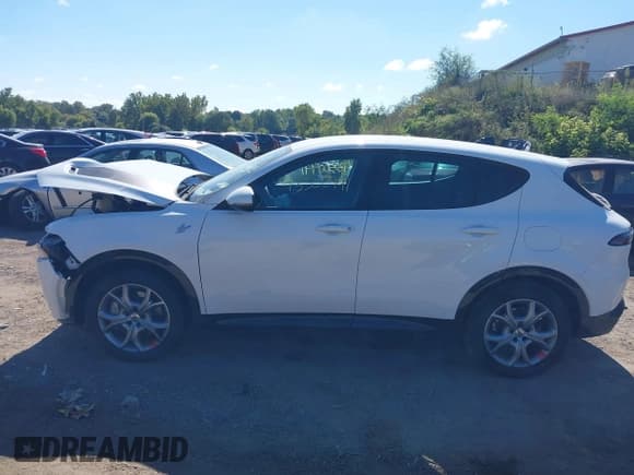 ✅ 2024 Dodge Hornet R/T • VIN: ZACPDFCW1R3A31455 • Lot: 43300941. Listed on IAAI with 29,759 mi. Free auction sales archive from the USA and detailed vehicle history report at DreamBid. Image 14.