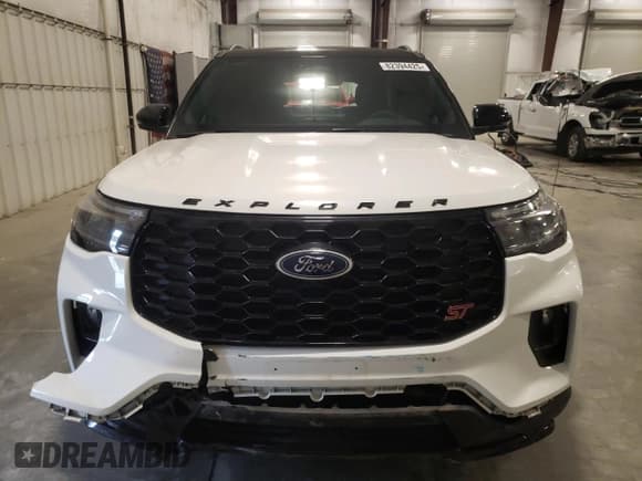 ✅ 2025 Ford Explorer ST • VIN: 1FMWK8GC6SGA24859 • Lot: 82394425. Listed on Copart with 5,260 mi. Free auction sales archive from the USA and detailed vehicle history report at DreamBid. Image 5.