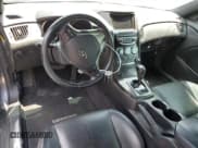 ✅ 2013 Hyundai Genesis Coupe Grand Touring • VIN: KMHHU6KJ9DU110233 • Lot: 59950155. Wystawiony na Copart z przebiegiem 83 004 mil. Bezpłatny archiwum sprzedaży aukcyjnych z USA i szczegółowy raport historii pojazdu na DreamBid. Zdjęcie 8.