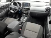✅ 2018 Hyundai Kona SE • VIN: KM8K12AA7JU069220 • Лот: 82774555. Опубликован ранее на Copart с пробегом 122 255 миль. Бесплатный доступ к архиву аукционных продаж из США и подробный отчёт об истории автомобиля на DreamBid. Изображение 8.
