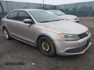 ✅ 2014 Volkswagen Jetta SE • VIN: 3VWD17AJ6EM213678 • Lot: 43764465. Wystawiony na IAAI z przebiegiem 162 039 mil. Bezpłatny archiwum sprzedaży aukcyjnych z USA i szczegółowy raport historii pojazdu na DreamBid. Zdjęcie 1.