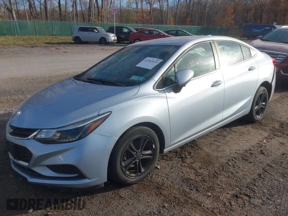 ✅ 2017 Chevrolet Cruze LT • VIN: 1G1BE5SM9H7253143 • Lot: 43561035. Listed on IAAI with 94,035 mi. Free auction sales archive from the USA and detailed vehicle history report at DreamBid. Image 2.