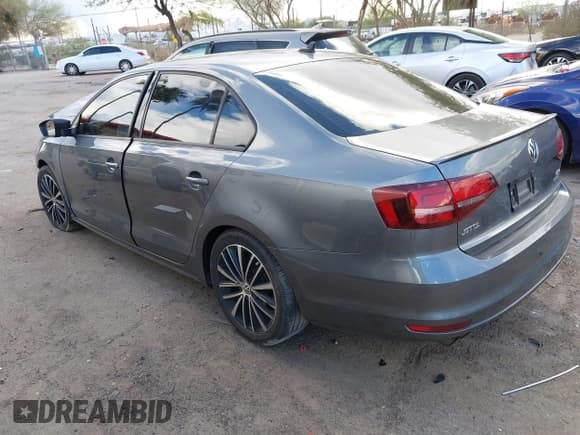 ✅ 2016 Volkswagen Jetta Sport • VIN: 3VWD17AJ7GM386497 • Lot: 43013192. Wystawiony na IAAI z przebiegiem 66 781 mil. Bezpłatny archiwum sprzedaży aukcyjnych z USA i szczegółowy raport historii pojazdu na DreamBid. Zdjęcie 3.