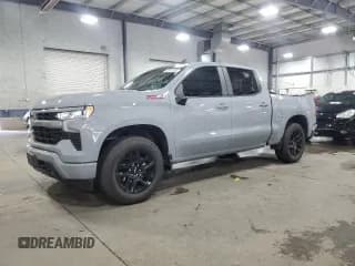 ✅ 2025 Chevrolet Silverado 1500 RST • VIN: 1GCUKEE82SZ148270 • Лот: 63813455. Опубликован ранее на Copart с пробегом 6 686 миль. Бесплатный доступ к архиву аукционных продаж из США и подробный отчёт об истории автомобиля на DreamBid. Изображение 1.