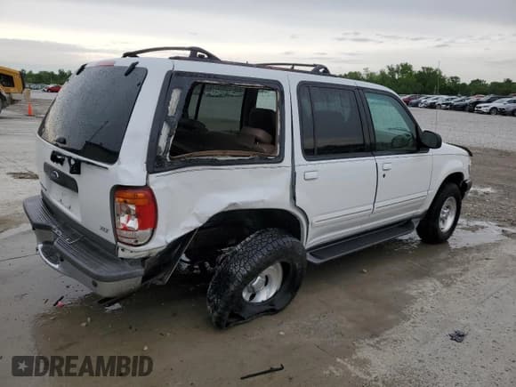 ✅ 2001 Ford Explorer XLT • VIN: 1FMZU73E71ZA07810 • Lot: 55428155. Wystawiony na Copart z przebiegiem 158 373 mil. Bezpłatny archiwum sprzedaży aukcyjnych z USA i szczegółowy raport historii pojazdu na DreamBid. Zdjęcie 3.