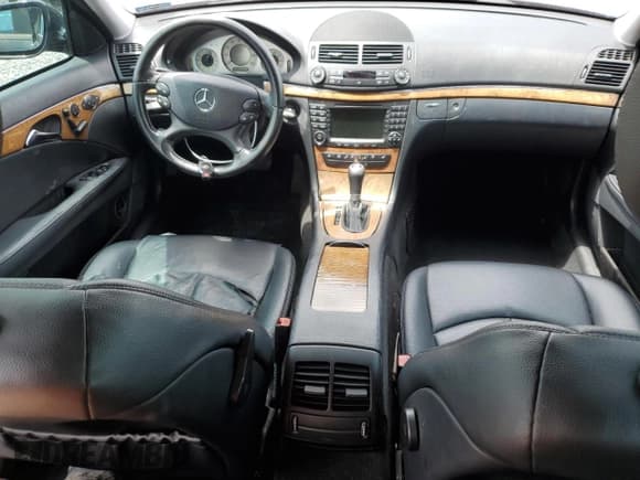 ✅ 2008 Mercedes-Benz E 350 Luxury • VIN: WDBUF56X58B310225 • Lot: 63664735. Wystawiony na Copart z przebiegiem 183 019 mil. Bezpłatny archiwum sprzedaży aukcyjnych z USA i szczegółowy raport historii pojazdu na DreamBid. Zdjęcie 8.