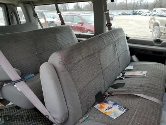 ✅ 2002 Ford Econoline Passenger XL • VIN: 1FBSS31S32HB27189 • Lot: 47700175. Listed on Copart with 210,989 mi. Free auction sales archive from the USA and detailed vehicle history report at DreamBid. Image 11.