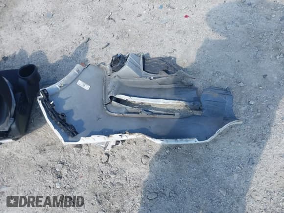 ✅ 2019 Honda Pilot Touring 8-Passenger • VIN: 5FNYF5H9XKB001842 • Lot: 43026784. Listed on IAAI with 114,674 mi. Free auction sales archive from the USA and detailed vehicle history report at DreamBid. Image 12.