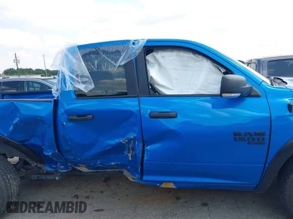 2024 Ram 1500 SLT z VIN 1C6RR6GG9RS128958, wystawiony jako IAAI lot #42371075 z przebiegiem 11 145 mil mil oraz . Historia ofert i sprzedaży dostępna na DreamBid. Obrazek 13.