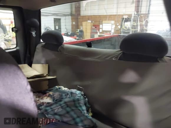 ✅ 2002 Chevrolet Silverado 2500HD • VIN: 1GCHK29U12E160263 • Lot: 43820432. Wystawiony na IAAI z przebiegiem 233 390 mil. Bezpłatny archiwum sprzedaży aukcyjnych z USA i szczegółowy raport historii pojazdu na DreamBid. Zdjęcie 8.