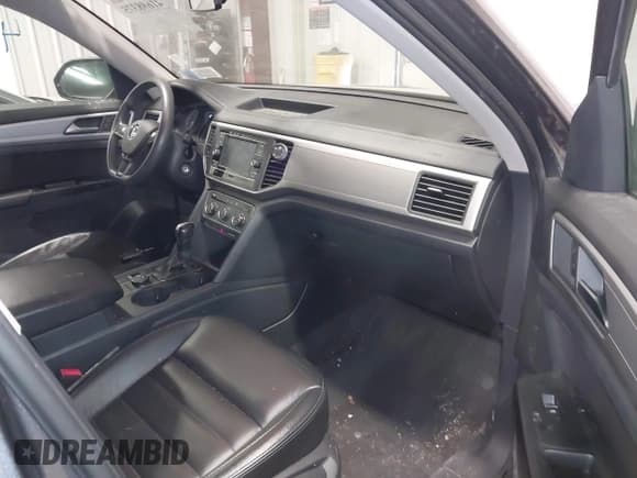 ✅ 2018 Volkswagen Atlas S • VIN: 1V2GR2CA7JC518805 • Lot: 41698375. Wystawiony na IAAI z przebiegiem 155 093 mil. Bezpłatny archiwum sprzedaży aukcyjnych z USA i szczegółowy raport historii pojazdu na DreamBid. Zdjęcie 5.