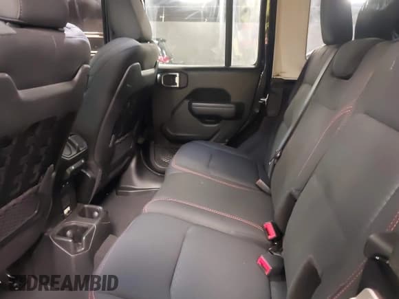 ✅ 2021 Jeep Wrangler Unlimited Rubicon • VIN: 1C4HJXFG9MW736127 • Lot: 42213072. Wystawiony na IAAI z przebiegiem 60 865 mil. Bezpłatny archiwum sprzedaży aukcyjnych z USA i szczegółowy raport historii pojazdu na DreamBid. Zdjęcie 8.