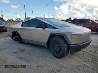 ✅ 2024 Tesla Cybertruck Cyberbeast • VIN: 7G2CEHEE6RA026631 • Лот: 43527875. Опубликован ранее на Copart с пробегом Не указан. Бесплатный доступ к архиву аукционных продаж из США и подробный отчёт об истории автомобиля на DreamBid. Изображение 4.