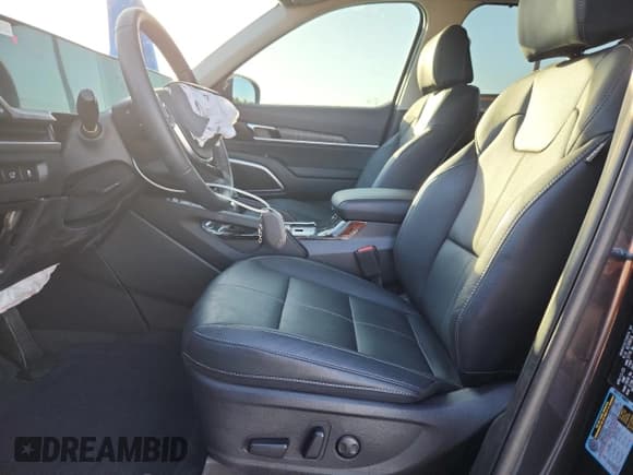 ✅ 2025 Kia Telluride EX • VIN: 5XYP34GC6SG645942 • Lot: 89592625. Wystawiony na Copart z przebiegiem 5 818 mil. Bezpłatny archiwum sprzedaży aukcyjnych z USA i szczegółowy raport historii pojazdu na DreamBid. Zdjęcie 7.