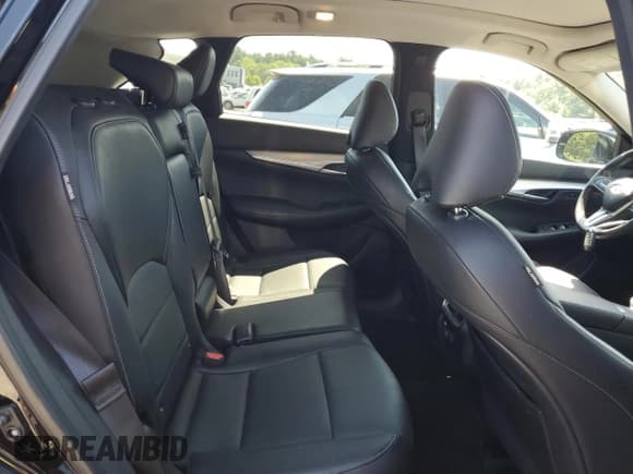 ✅ 2021 Infiniti QX50 Essential • VIN: 3PCAJ5CB3MF119468 • Lot: 61561645. Wystawiony na Copart z przebiegiem 56 347 mil. Bezpłatny archiwum sprzedaży aukcyjnych z USA i szczegółowy raport historii pojazdu na DreamBid. Zdjęcie 11.