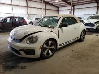 ✅ 2013 Volkswagen Beetle 2.0T • VIN: 3VW7T7AT3DM833685 • Lot: 88919165. Wystawiony na Copart z przebiegiem 109 668 mil. Bezpłatny archiwum sprzedaży aukcyjnych z USA i szczegółowy raport historii pojazdu na DreamBid. Zdjęcie 1.