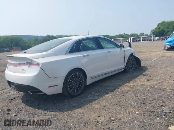 ✅ 2016 Lincoln MKZ • VIN: 3LN6L2JK8GR626690 • Lot: 42438226. Listed on IAAI with 51,678 mi. Free auction sales archive from the USA and detailed vehicle history report at DreamBid. Image 4.