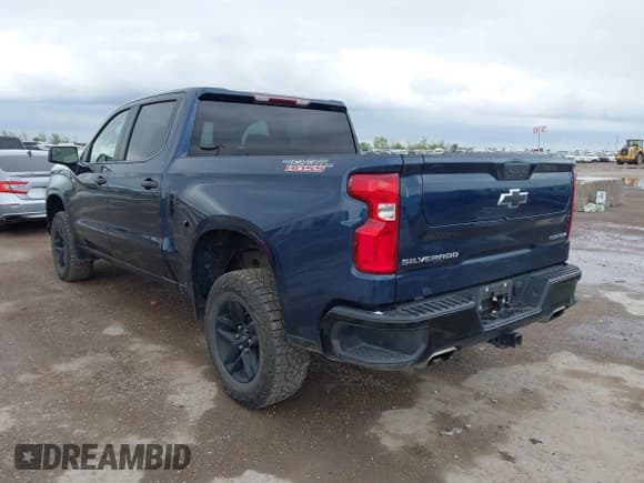 ✅ 2021 Chevrolet Silverado 1500 Custom Trail Boss • VIN: 3GCPYCEF0MG453512 • Lot: 41887270. Wystawiony na IAAI z przebiegiem 95 137 mil. Bezpłatny archiwum sprzedaży aukcyjnych z USA i szczegółowy raport historii pojazdu na DreamBid. Zdjęcie 3.