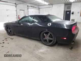 ✅ 2010 Dodge Challenger R/T Classic • VIN: 2B3CJ5DT8AH261774 • Lot: 75034864. Wystawiony na Copart z przebiegiem 118 166 mil. Bezpłatny archiwum sprzedaży aukcyjnych z USA i szczegółowy raport historii pojazdu na DreamBid. Zdjęcie 2.