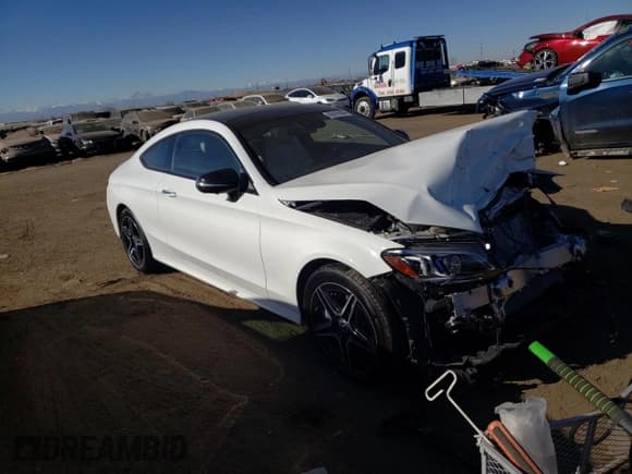 ✅ 2023 Mercedes-Benz C 300 • VIN: W1KWJ8EB8PG131247 • Lot: 40616584. Wystawiony na Copart z przebiegiem 823 mil. Bezpłatny archiwum sprzedaży aukcyjnych z USA i szczegółowy raport historii pojazdu na DreamBid. Zdjęcie 4.