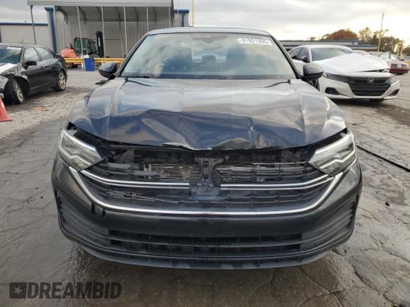 ✅ 2023 Volkswagen Jetta SE • VIN: 3VW7M7BU8PM018276 • Lot: 91921305. Listed on Copart with 31,674 mi. Free auction sales archive from the USA and detailed vehicle history report at DreamBid. Image 5.