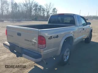 ✅ 2004 Dodge Dakota • VIN: 1D7HG12K84S704305 • Lot: 41662113. Wystawiony na IAAI z przebiegiem 154 383 mil. Bezpłatny archiwum sprzedaży aukcyjnych z USA i szczegółowy raport historii pojazdu na DreamBid. Zdjęcie 4.