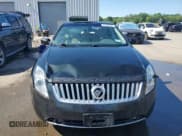 ✅ 2010 Mercury Milan Premier • VIN: 3MEHM0CG6AR652301 • Lot: 62368565. Wystawiony na Copart z przebiegiem 153 300 mil. Bezpłatny archiwum sprzedaży aukcyjnych z USA i szczegółowy raport historii pojazdu na DreamBid. Zdjęcie 5.