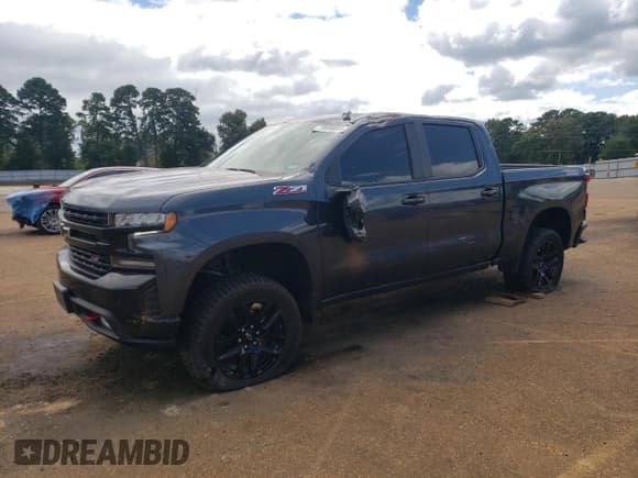 ✅ 2021 Chevrolet Silverado 1500 LT Trail Boss • VIN: 1GCPYFED4MZ445381 • Lot: 70599864. Wystawiony na Copart z przebiegiem 78 743 mil. Bezpłatny archiwum sprzedaży aukcyjnych z USA i szczegółowy raport historii pojazdu na DreamBid. Zdjęcie 1.