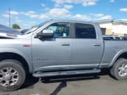 ✅ 2022 Ram 2500 Laramie • VIN: 3C6UR5FJ8NG386875 • Lot: 41705821. Wystawiony na IAAI z przebiegiem 44 167 mil. Bezpłatny archiwum sprzedaży aukcyjnych z USA i szczegółowy raport historii pojazdu na DreamBid. Zdjęcie 14.