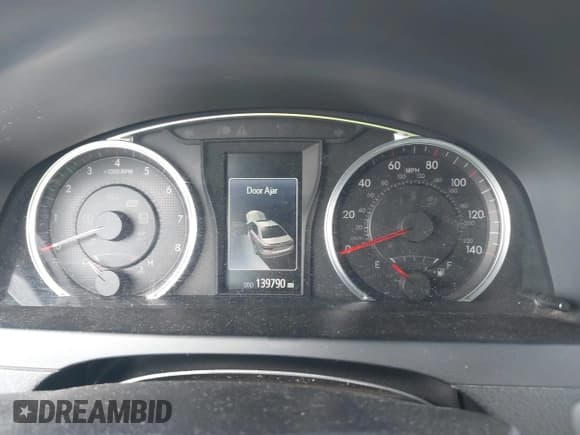 ✅ 2016 Toyota Camry XLE • VIN: 4T1BF1FK5GU505813 • Лот: 43198574. Опубликован ранее на IAAI с пробегом 139 790 миль. Бесплатный доступ к архиву аукционных продаж из США и подробный отчёт об истории автомобиля на DreamBid. Изображение 7.