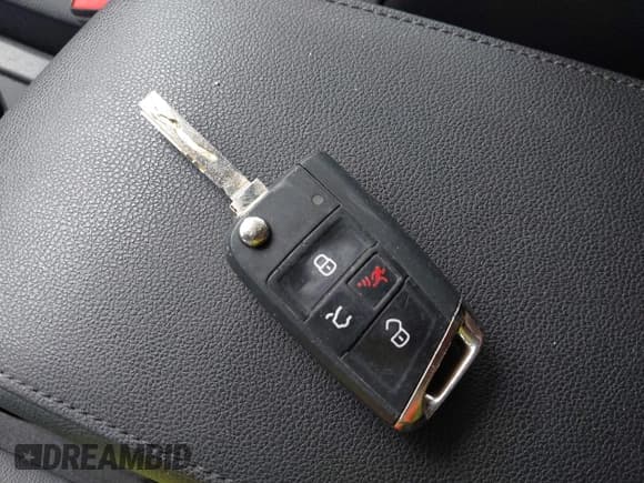 ✅ 2020 Volkswagen Tiguan SE • VIN: 3VV2B7AX6LM065218 • Лот: 43050737. Опубликован ранее на IAAI с пробегом 82 189 миль. Бесплатный доступ к архиву аукционных продаж из США и подробный отчёт об истории автомобиля на DreamBid. Изображение 11.