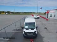 ✅ 2023 Ford Transit Cargo • VIN: 1FTBR1X82PKC09366 • Lot: 43373523. Wystawiony na IAAI z przebiegiem 29 mil. Bezpłatny archiwum sprzedaży aukcyjnych z USA i szczegółowy raport historii pojazdu na DreamBid. Zdjęcie 13.