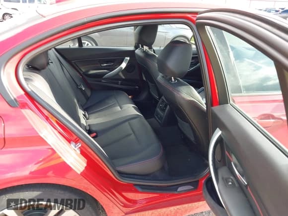 ✅ 2014 BMW 3 Series 328i • VIN: WBA3A5C5XEJ584954 • Lot: 43177290. Listed on IAAI with 60,639 mi. Free auction sales archive from the USA and detailed vehicle history report at DreamBid. Image 8.