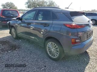 ✅ 2019 Hyundai Kona SEL • VIN: KM8K22AA0KU320397 • Лот: 73915733. Опубликован ранее на Copart с пробегом 65 864 миль. Бесплатный доступ к архиву аукционных продаж из США и подробный отчёт об истории автомобиля на DreamBid. Изображение 2.