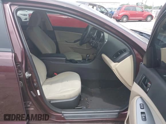 ✅ 2014 Kia Optima LX • VIN: 5XXGM4A7XEG305629 • Lot: 42370105. Listed on IAAI with 240,254 mi. Free auction sales archive from the USA and detailed vehicle history report at DreamBid. Image 5.