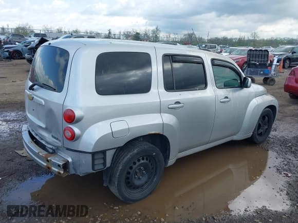 ✅ 2011 Chevrolet HHR 1LT • VIN: 3GNBABFW5BS502390 • Lot: 42081093. Listed on IAAI with 139,883 mi. Free auction sales archive from the USA and detailed vehicle history report at DreamBid. Image 4.