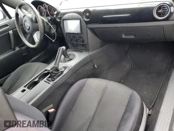 ✅ 2006 Mazda MX-5 Miata Grand Touring • VIN: JM1NC25F260121725 • Lot: 82727925. Wystawiony na Copart z przebiegiem 143 748 mil. Bezpłatny archiwum sprzedaży aukcyjnych z USA i szczegółowy raport historii pojazdu na DreamBid. Zdjęcie 8.