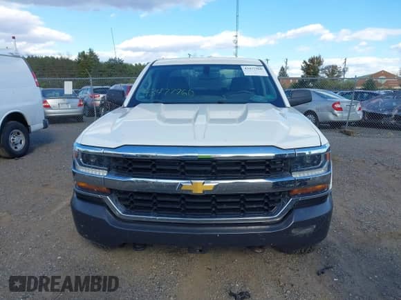 2019 Chevrolet Silverado 1500 Work Truck z VIN 2GCVKNEC3K1161465, wystawiony jako IAAI lot #43477960 z przebiegiem 83 919 mil mil oraz . Historia ofert i sprzedaży dostępna na DreamBid. Obrazek 12.