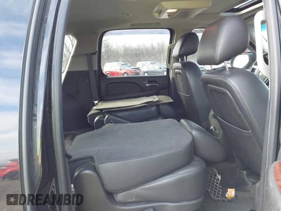 2014 Chevrolet Suburban LT с VIN 1GNSKJE71ER232700, выставлен на аукционе IAAI как лот 40812602 с пробегом 245 852 миль миль и . История ставок и продаж доступна на DreamBid. Изображение 8.