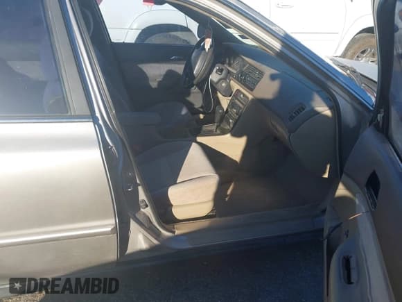 ✅ 1996 Honda Accord Value • VIN: 1HGCD569XTA235834 • Лот: 43579583. Опубликован ранее на IAAI с пробегом 125 480 миль. Бесплатный доступ к архиву аукционных продаж из США и подробный отчёт об истории автомобиля на DreamBid. Изображение 5.