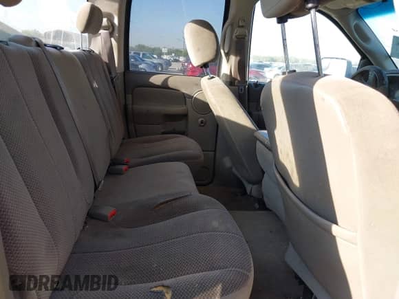 2005 Dodge 3500 SLT z VIN 3D7LS38C95G706190, wystawiony jako IAAI lot #40597269 z przebiegiem 264 260 mil mil oraz . Historia ofert i sprzedaży dostępna na DreamBid. Obrazek 8.