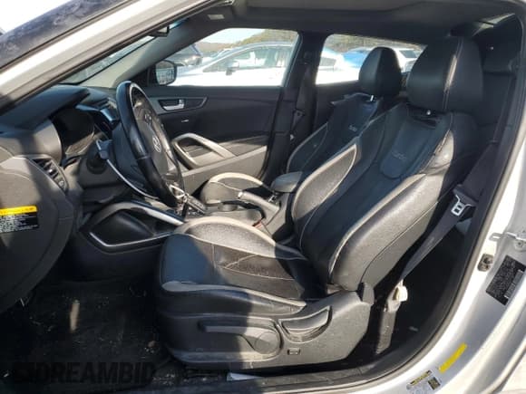 ✅ 2015 Hyundai Veloster Turbo • VIN: KMHTC6AE7FU236000 • Lot: 86457024. Wystawiony na Copart z przebiegiem 94 107 mil. Bezpłatny archiwum sprzedaży aukcyjnych z USA i szczegółowy raport historii pojazdu na DreamBid. Zdjęcie 7.