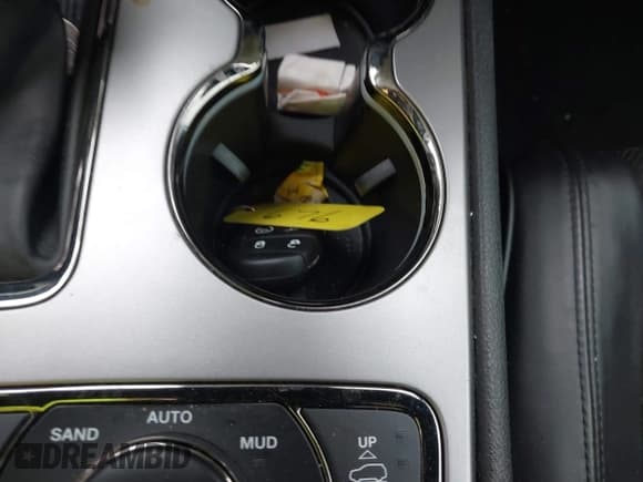 ✅ 2020 Jeep Grand Cherokee Overland • VIN: 1C4RJFCG7LC425895 • Lot: 43010685. Listed on IAAI with 50,820 mi. Free auction sales archive from the USA and detailed vehicle history report at DreamBid. Image 11.